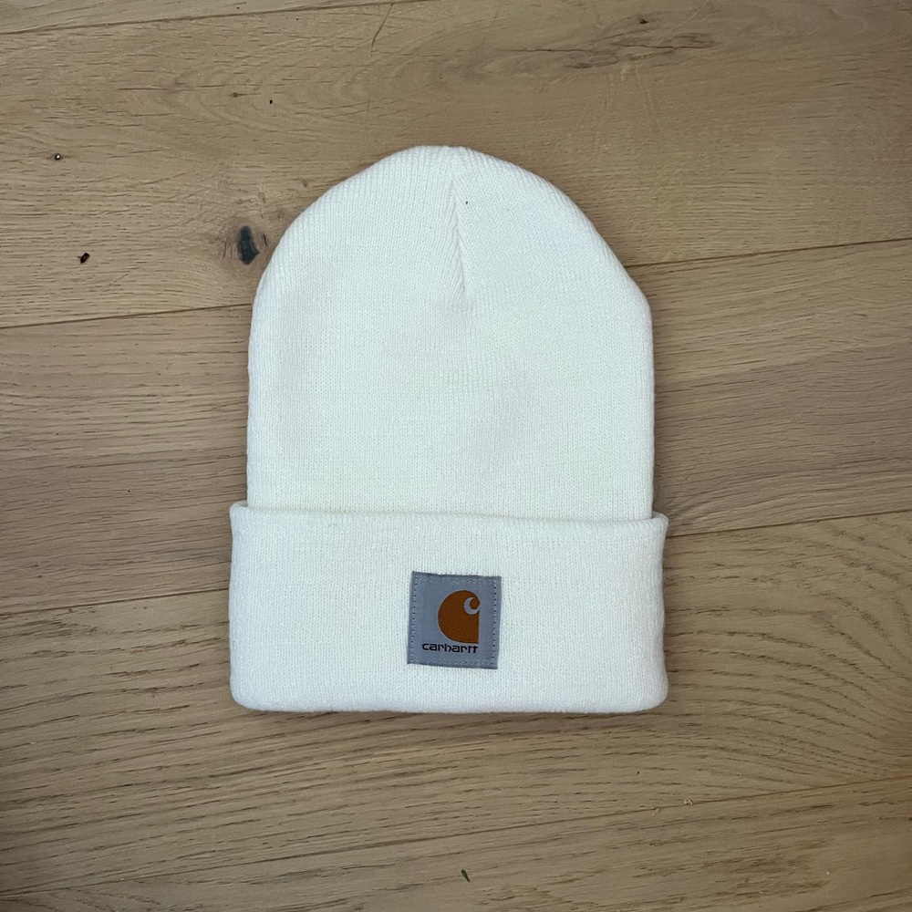 white carhartt beanie